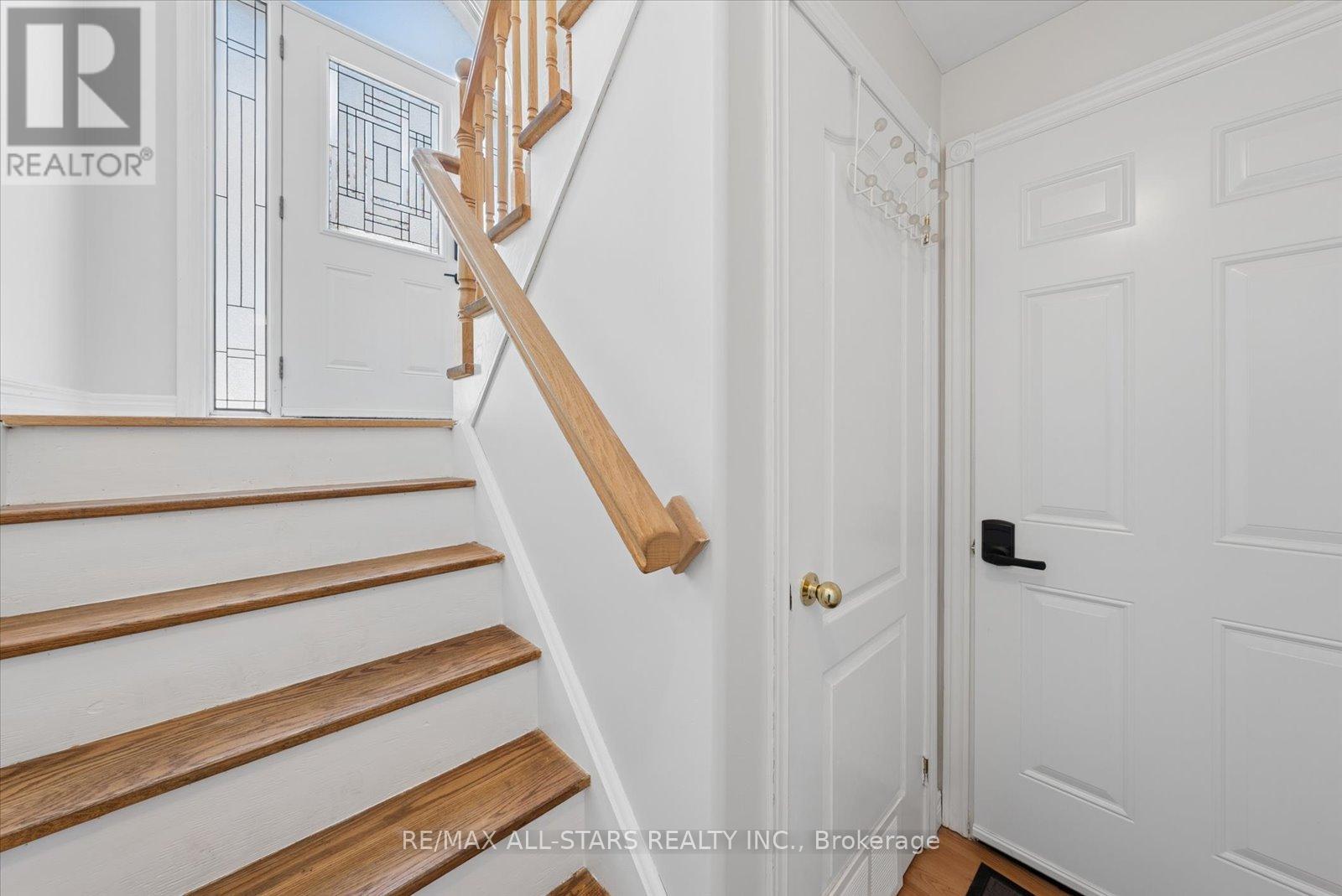 4 Smith Street, Bradford West Gwillimbury, Ontario  L3Z 3C9 - Photo 34 - N12908840