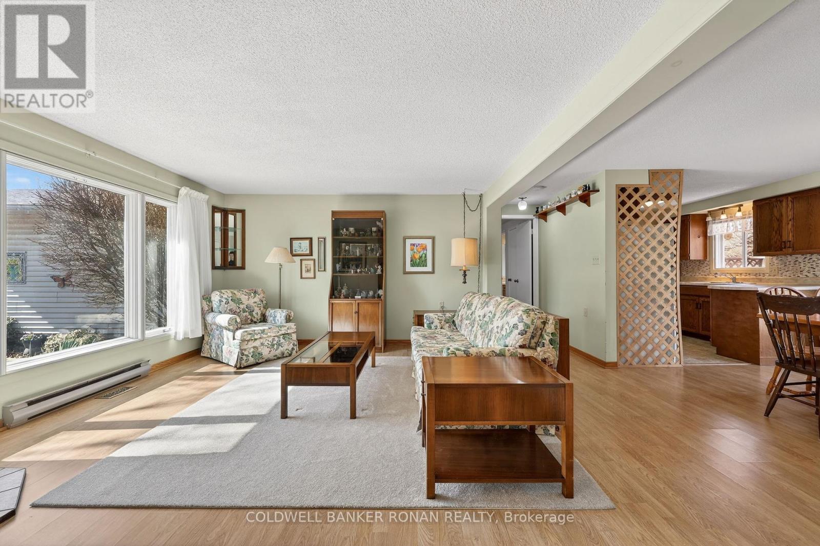 4 Tecumseth Pine Drive, New Tecumseth, Ontario  L0G 1W0 - Photo 7 - N12908848