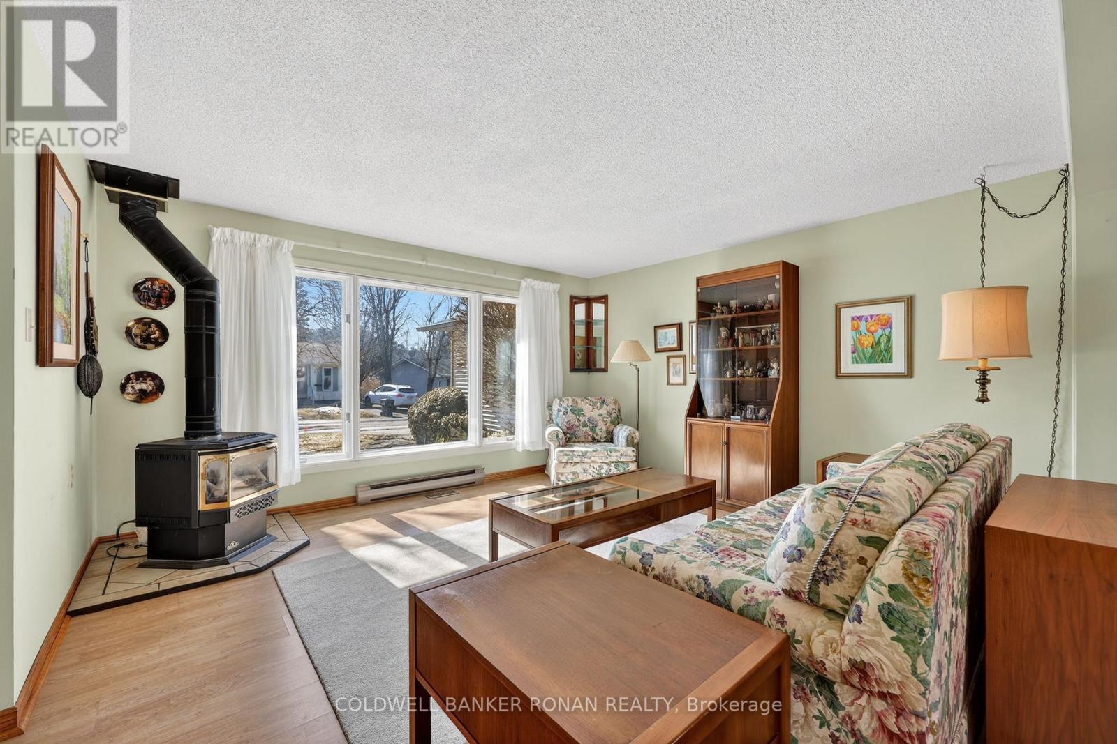 4 Tecumseth Pine Drive, New Tecumseth, Ontario  L0G 1W0 - Photo 8 - N12908848