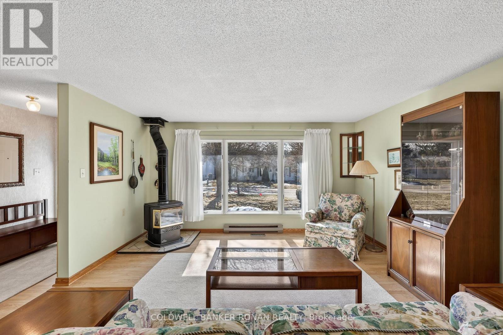 4 Tecumseth Pine Drive, New Tecumseth, Ontario  L0G 1W0 - Photo 9 - N12908848