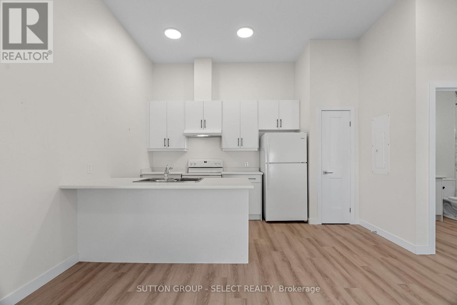 370 William Street, South Huron, Ontario  N0M 1S2 - Photo 9 - X12481207