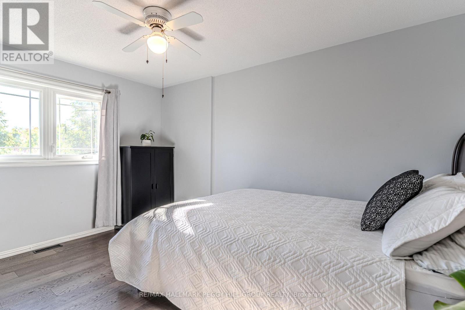 17 Bruce Crescent, Barrie (Bayshore), Ontario  L4N 8T8 - Photo 10 - S12908586