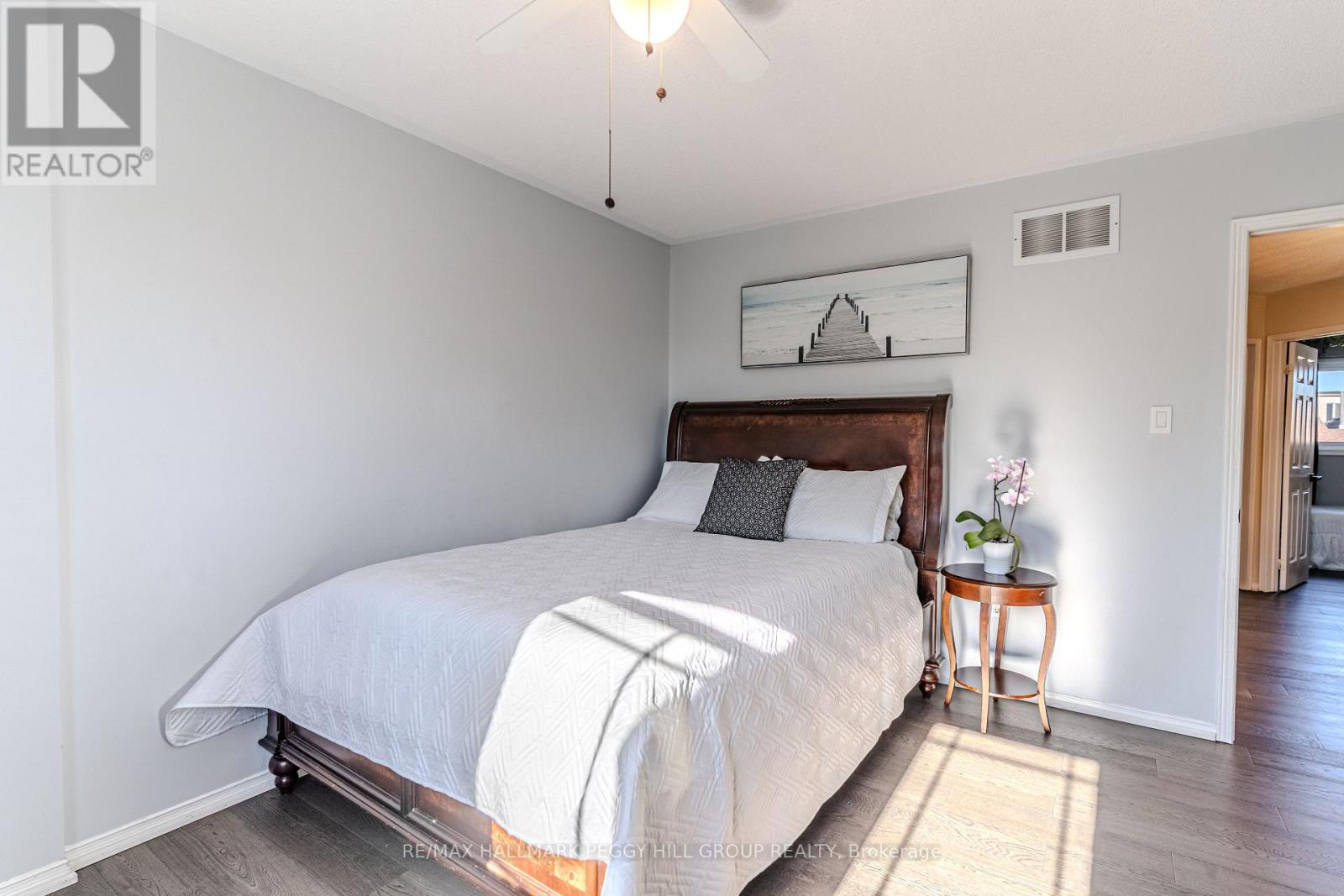 17 Bruce Crescent, Barrie (Bayshore), Ontario  L4N 8T8 - Photo 11 - S12908586