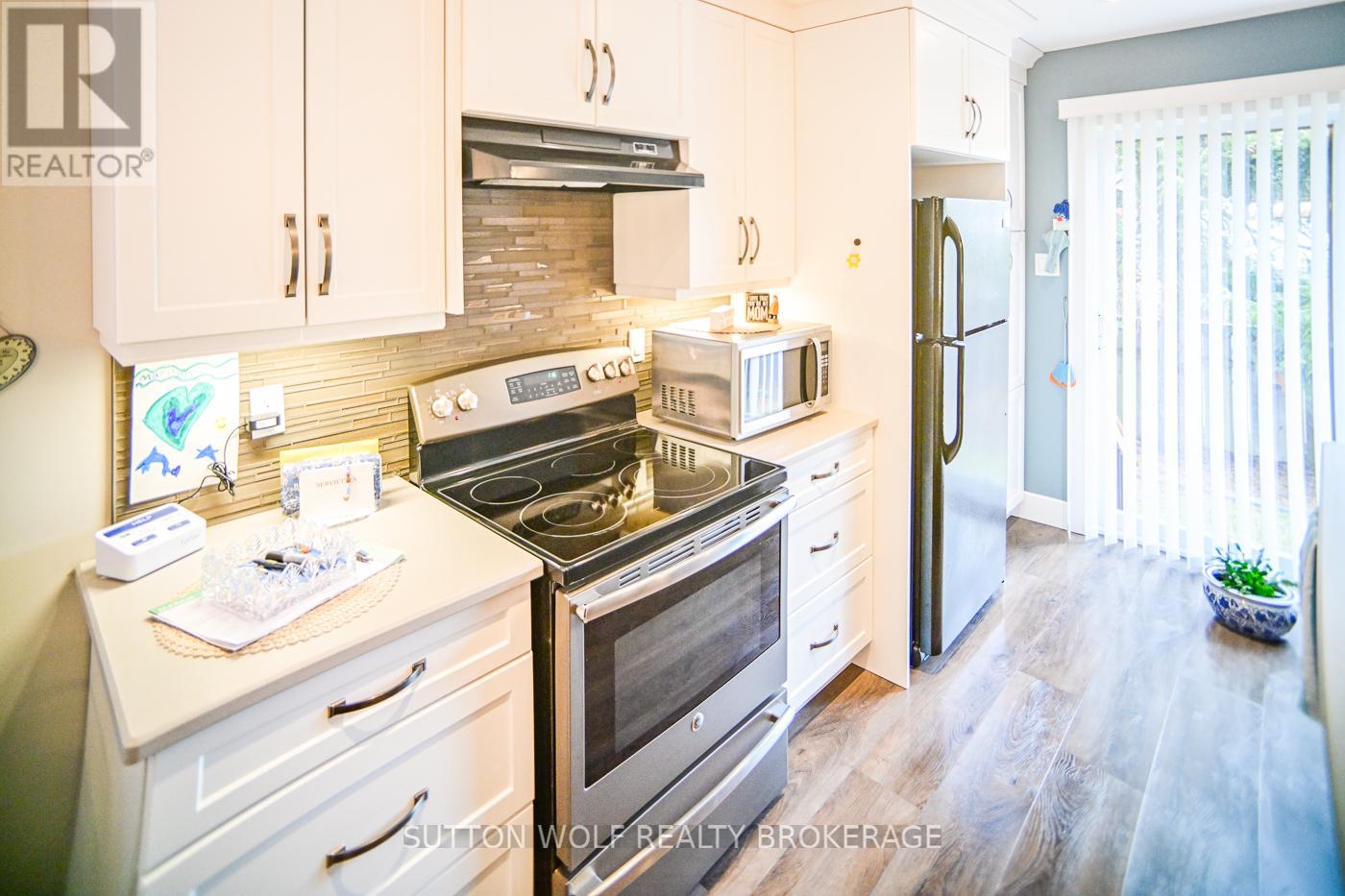 Photo 13 of 36 for 6 - 295 Mogg Street