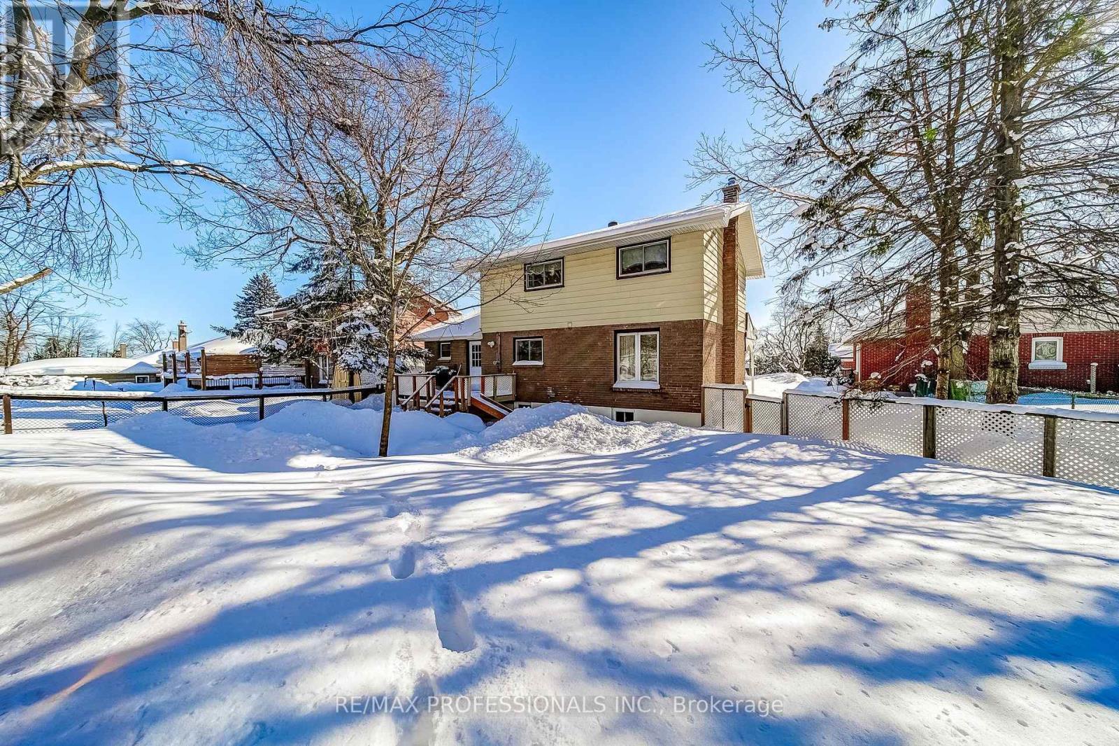 2 Agnes Street, Barrie (Wellington), Ontario  L4M 2S2 - Photo 39 - S12908606