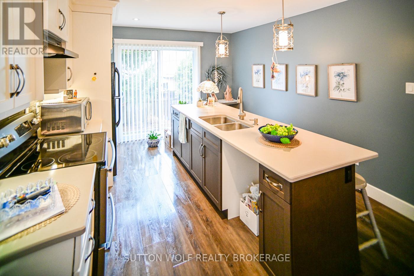 6 - 295 Mogg Street, Strathroy-Caradoc (Se), Ontario  N7G 0C6 - Photo 11 - X12908832