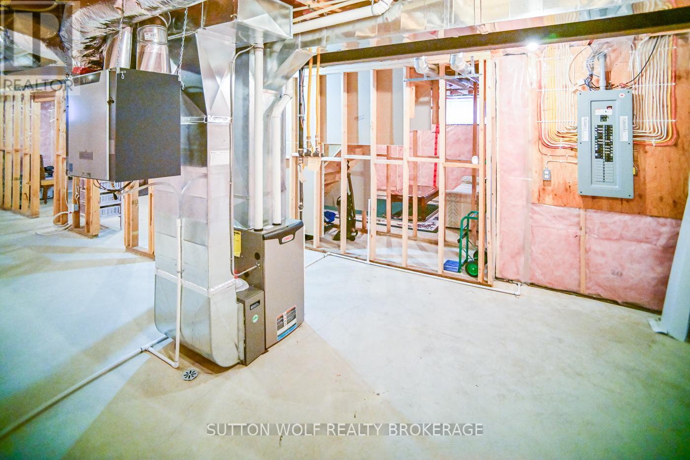 6 - 295 Mogg Street, Strathroy-Caradoc (Se), Ontario  N7G 0C6 - Photo 24 - X12908832