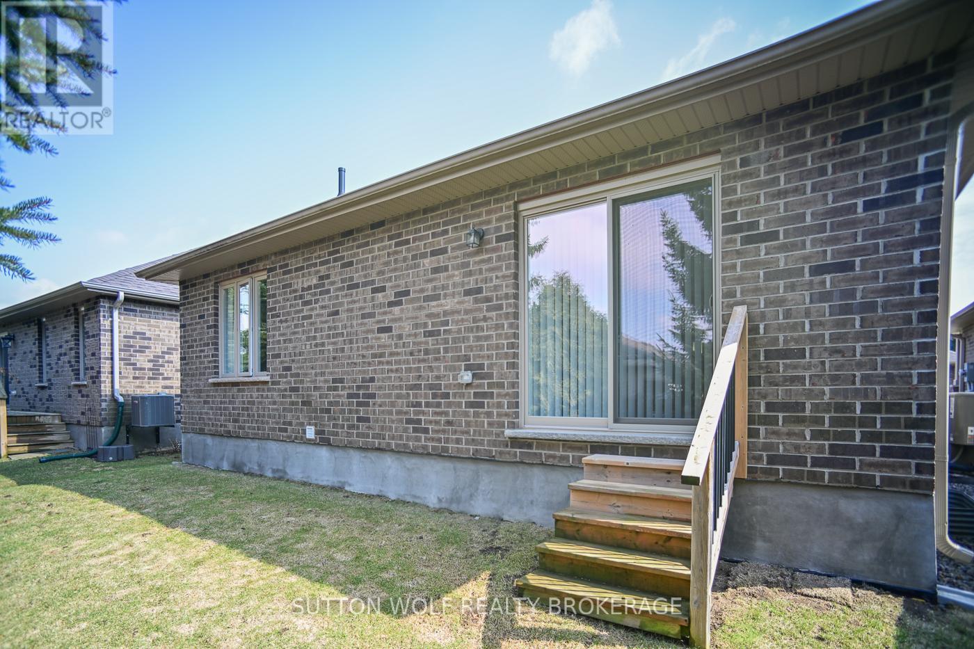 6 - 295 Mogg Street, Strathroy-Caradoc (Se), Ontario  N7G 0C6 - Photo 29 - X12908832