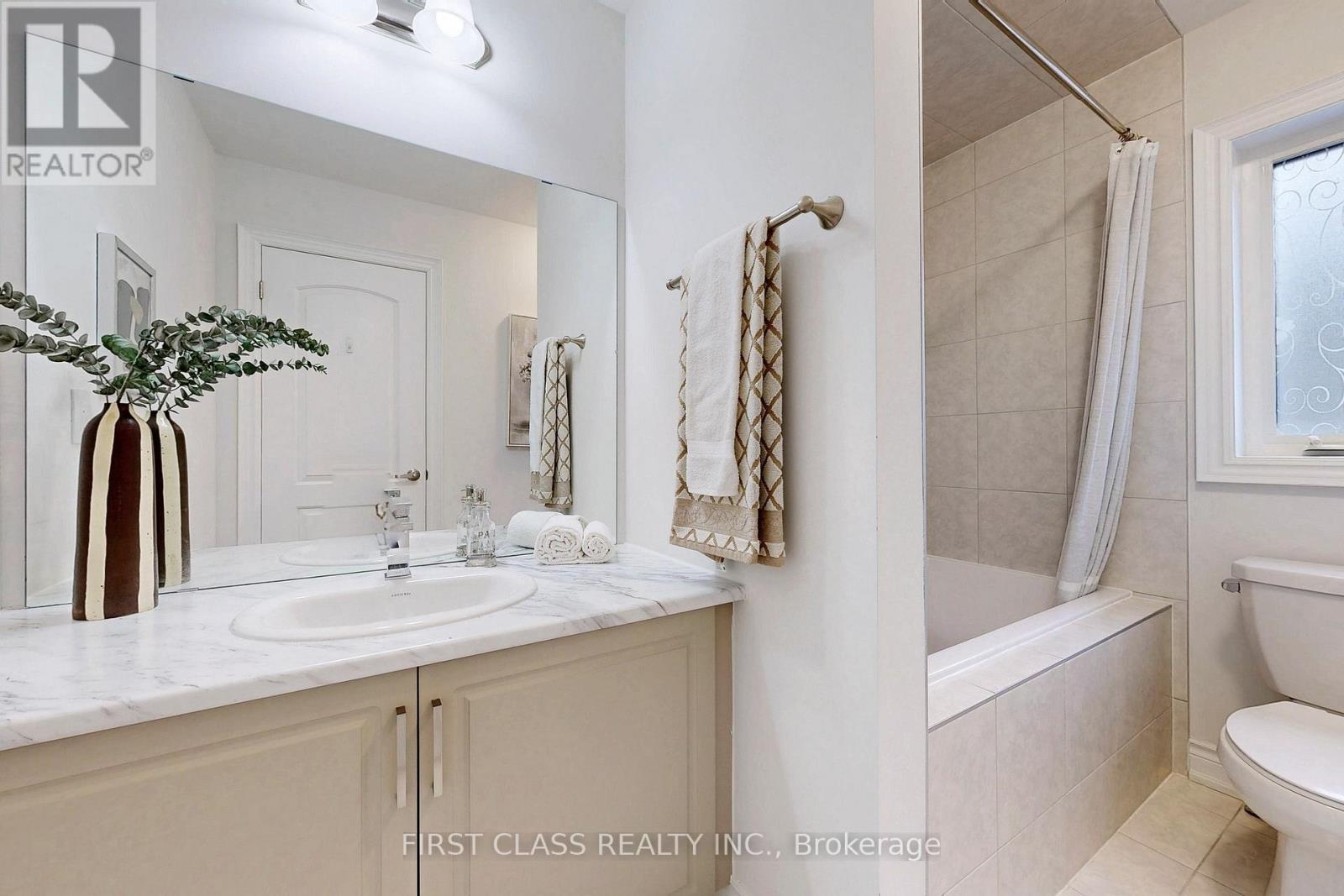 116 Carriage Shop Bend, East Gwillimbury, Ontario  L9N 0Y3 - Photo 32 - N12907906