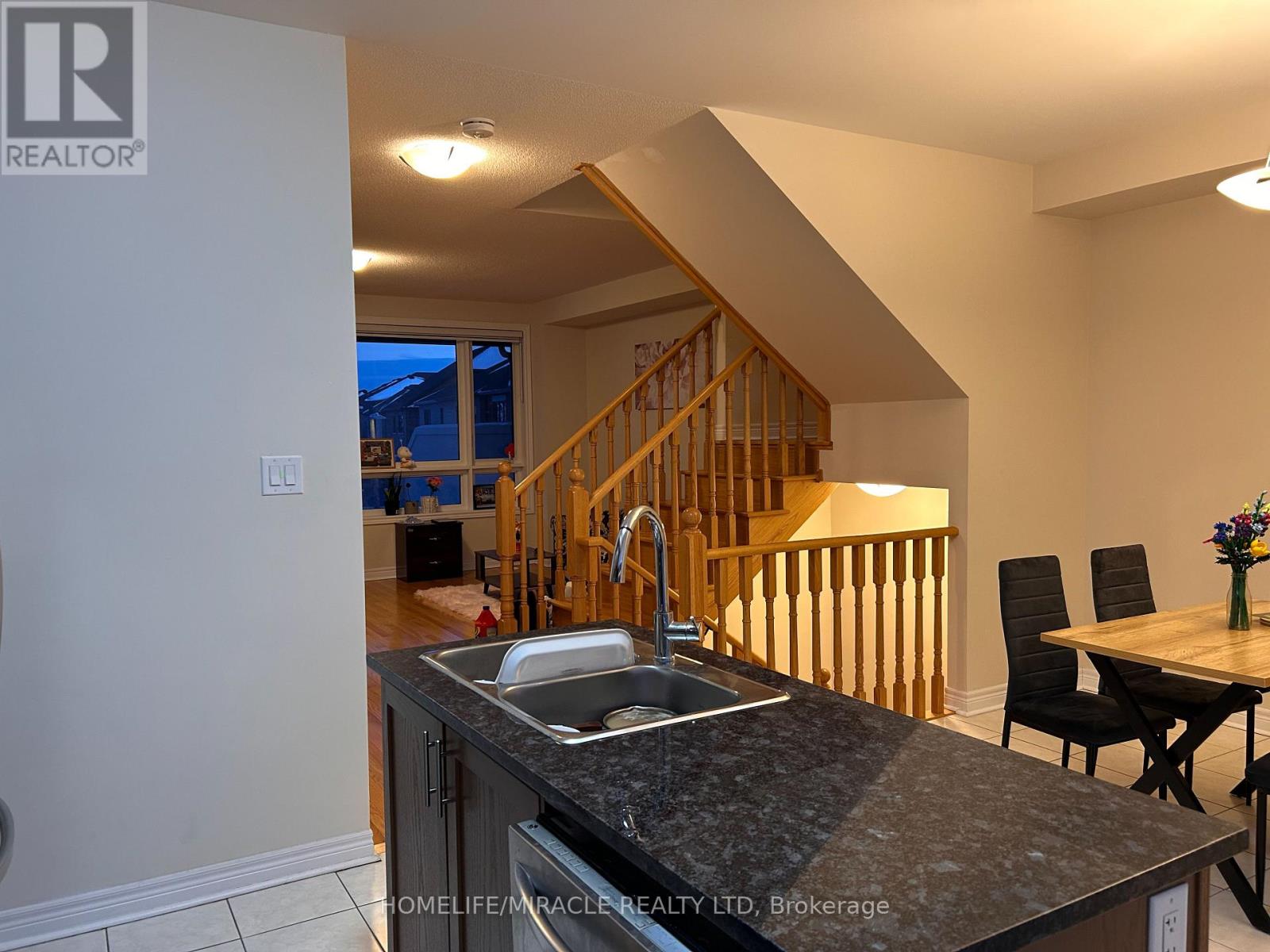 197 Mumbai Drive, Markham, Ontario  L3S 0G5 - Photo 9 - N12904034