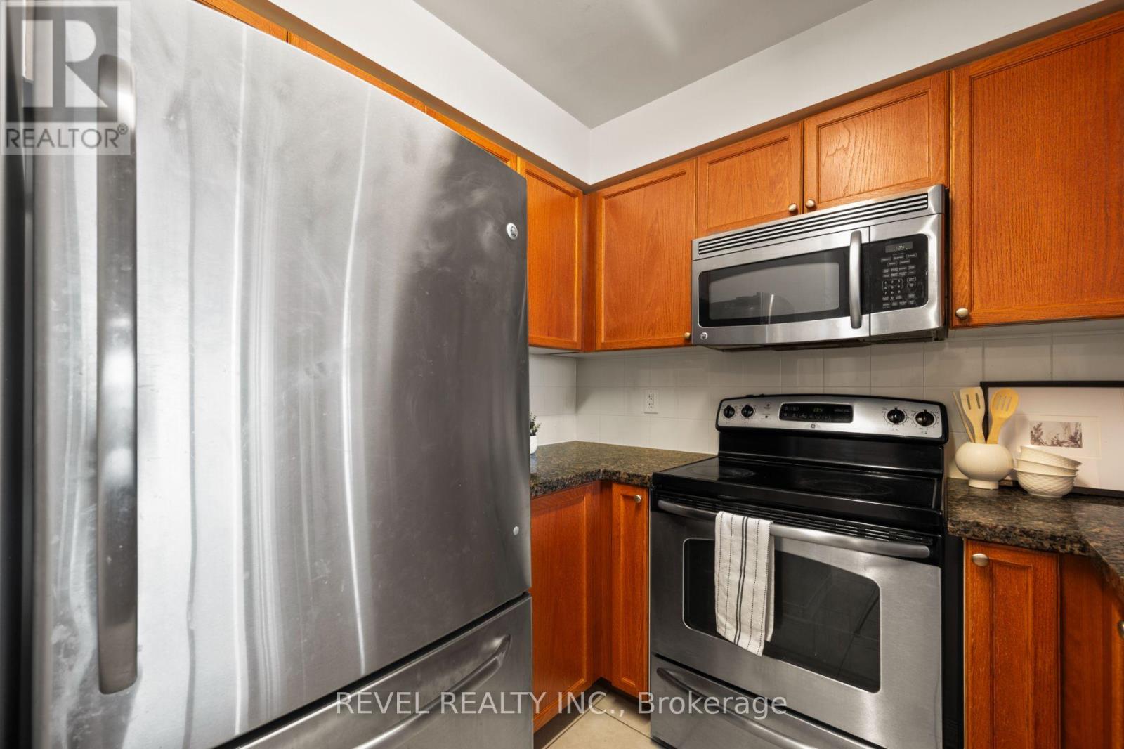 1005 - 4850 Glen Erin Drive, Mississauga, Ontario  L5M 7S1 - Photo 4 - W12697838