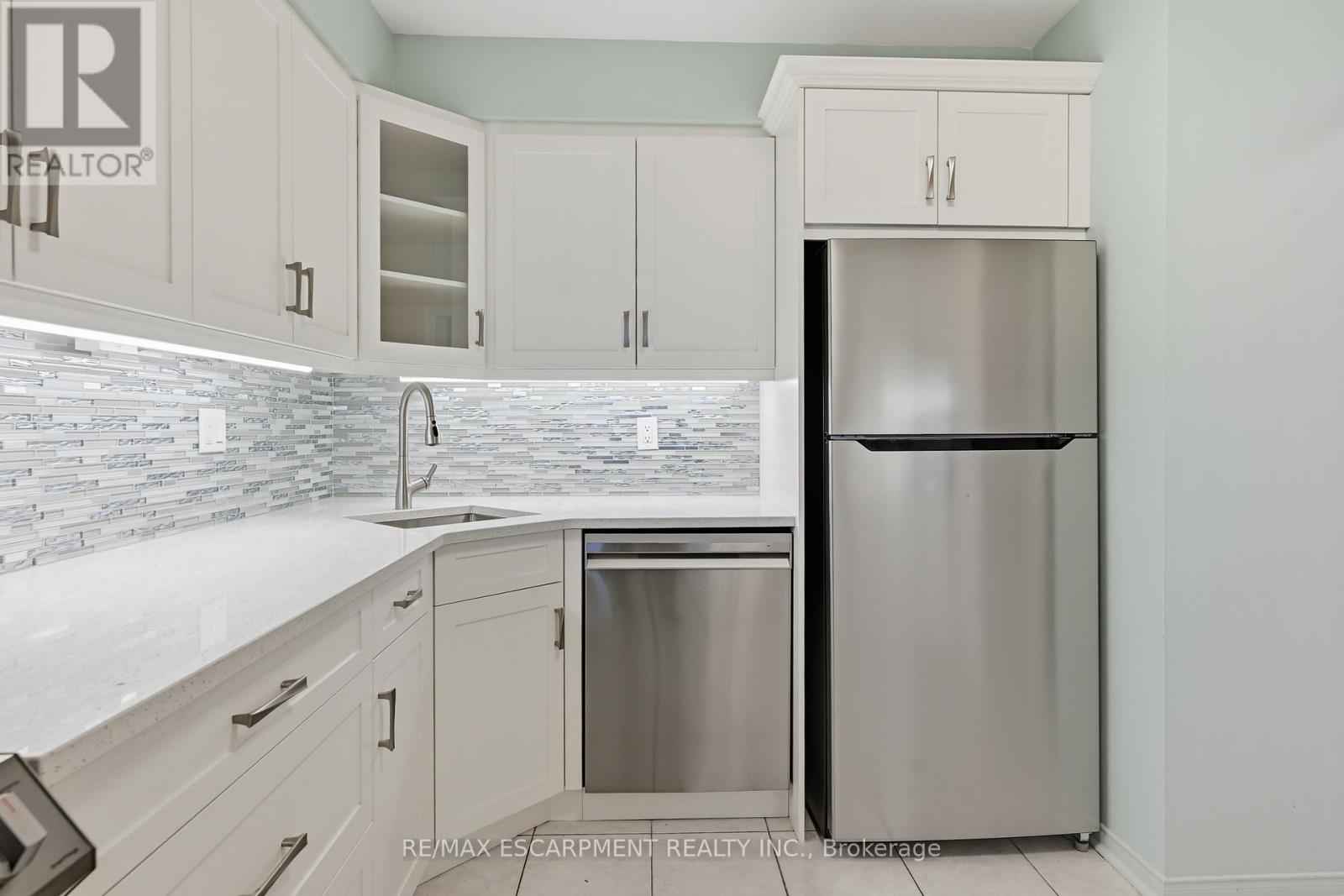 808 - 1270 Maple Crossing Boulevard, Burlington, Ontario  L7S 2J3 - Photo 6 - W12906474