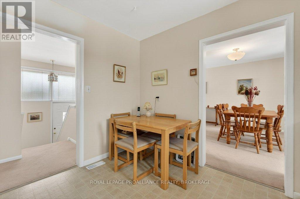 28 Pember Place, Kingston, Ontario  K7M 2P7 - Photo 12 - X12908608