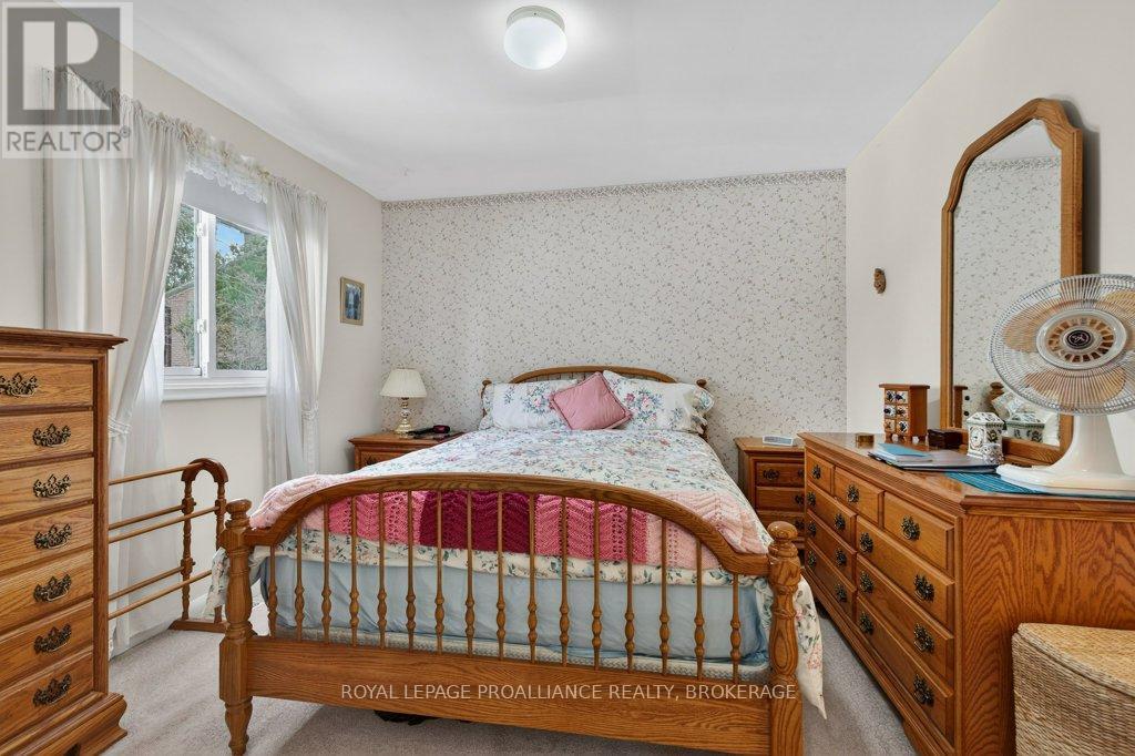 28 Pember Place, Kingston, Ontario  K7M 2P7 - Photo 17 - X12908608