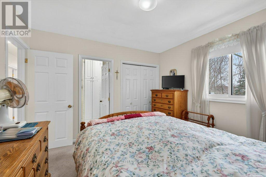 28 Pember Place, Kingston, Ontario  K7M 2P7 - Photo 18 - X12908608