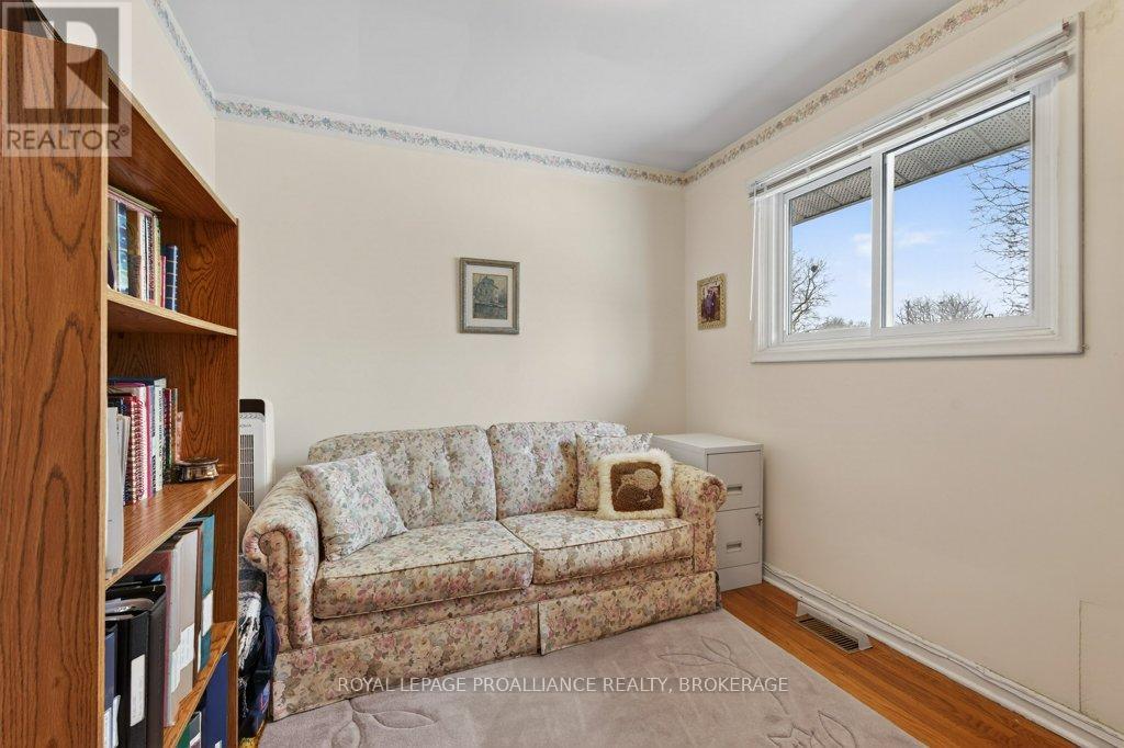 28 Pember Place, Kingston, Ontario  K7M 2P7 - Photo 21 - X12908608