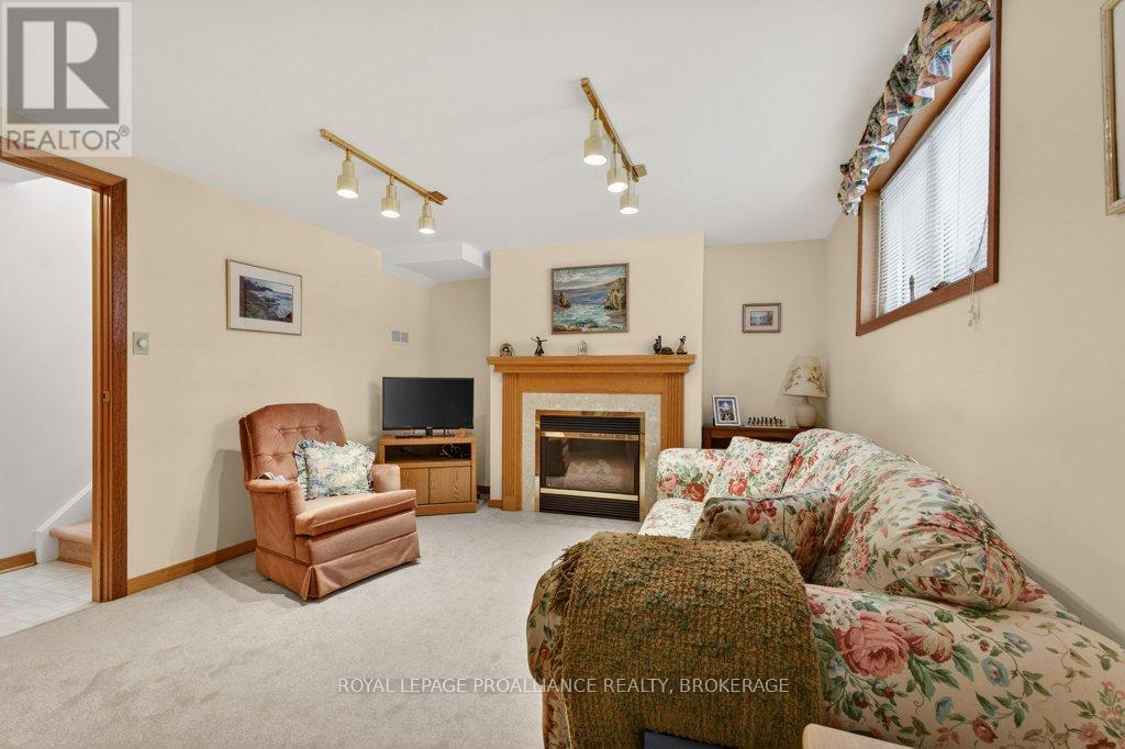 28 Pember Place, Kingston, Ontario  K7M 2P7 - Photo 23 - X12908608