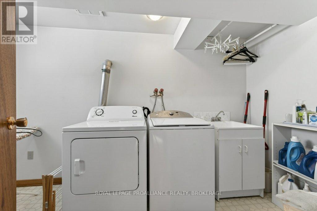 28 Pember Place, Kingston, Ontario  K7M 2P7 - Photo 25 - X12908608