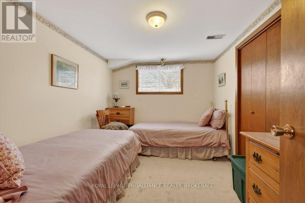 28 Pember Place, Kingston, Ontario  K7M 2P7 - Photo 27 - X12908608