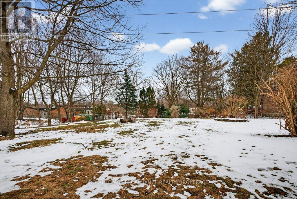 28 Pember Place, Kingston, Ontario  K7M 2P7 - Photo 29 - X12908608