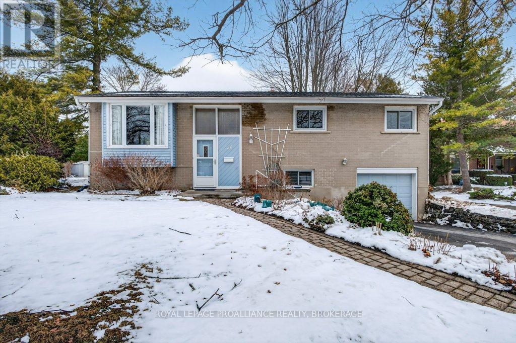 28 Pember Place, Kingston, Ontario  K7M 2P7 - Photo 3 - X12908608