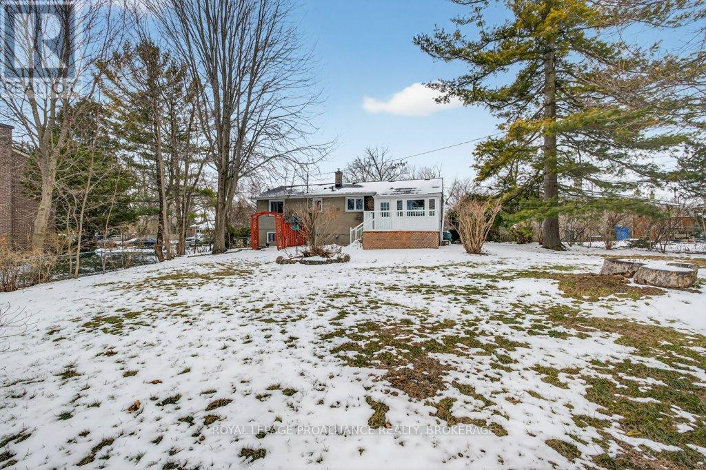 28 Pember Place, Kingston, Ontario  K7M 2P7 - Photo 31 - X12908608