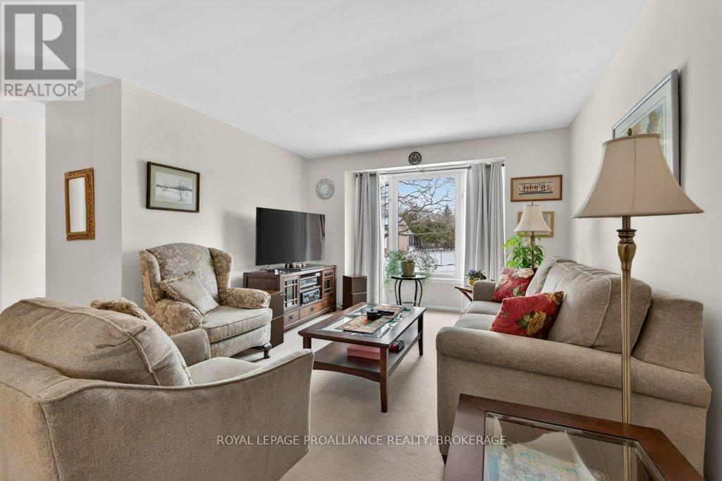 28 Pember Place, Kingston, Ontario  K7M 2P7 - Photo 7 - X12908608