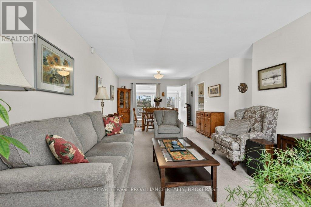 28 Pember Place, Kingston, Ontario  K7M 2P7 - Photo 8 - X12908608