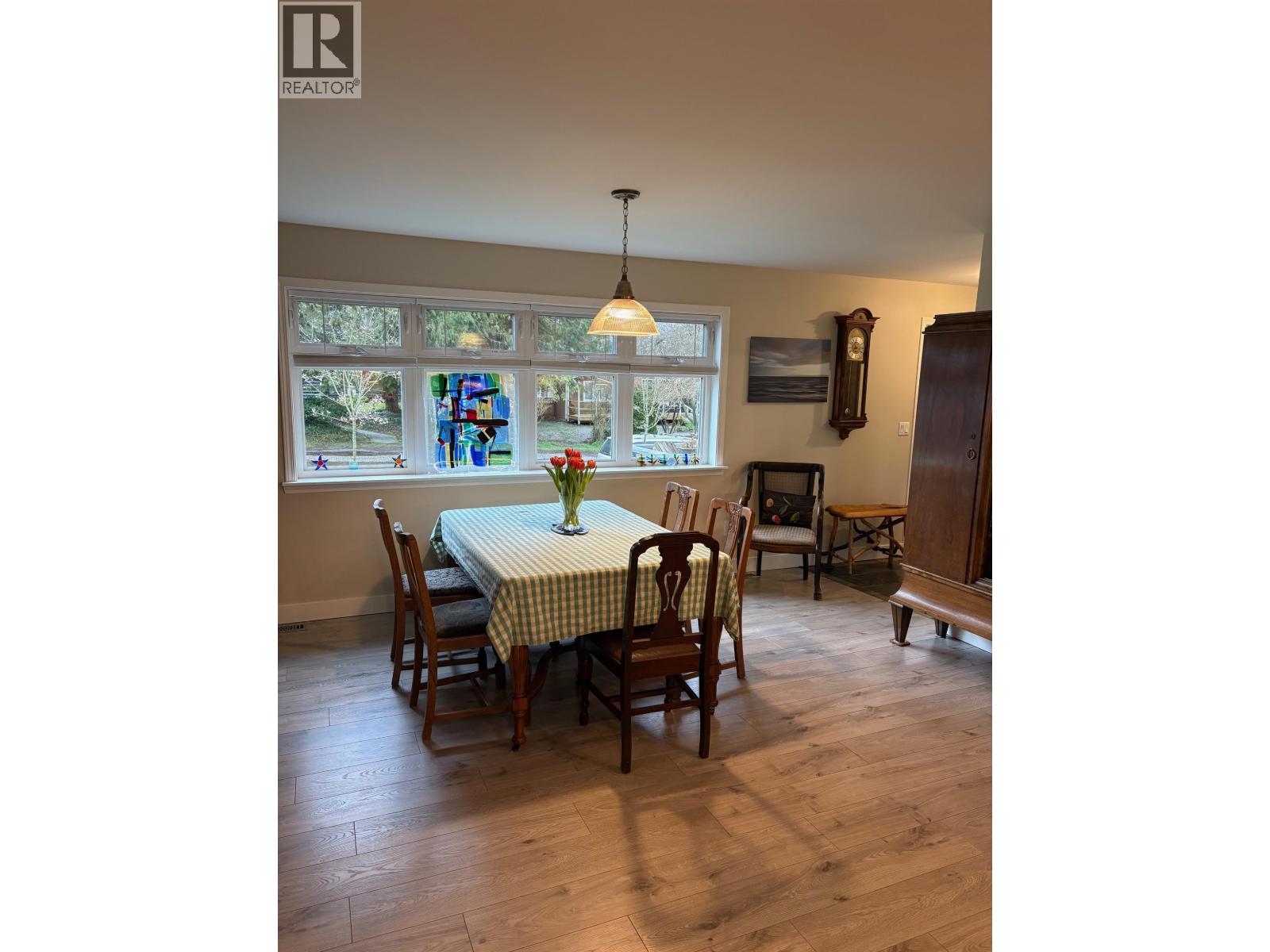 5702 Medusa Street, Sechelt, British Columbia  V0N 3A0 - Photo 5 - R3099668