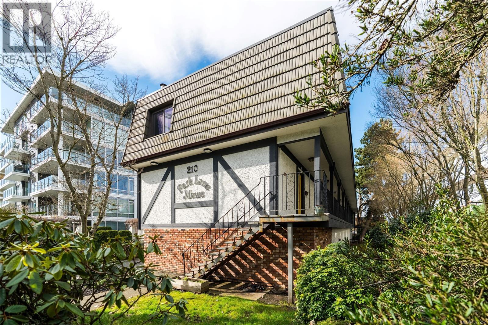 4 210 Douglas St, Victoria, British Columbia