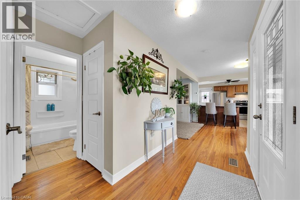 4165 William Street, Beamsville, Ontario  L3J 0K7 - Photo 5 - 40793480