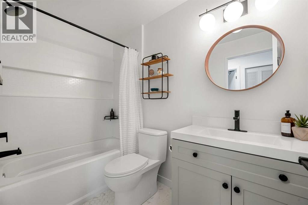 55 Coach Gate Way Sw, Calgary, Alberta  T3H 1L7 - Photo 29 - A2280840