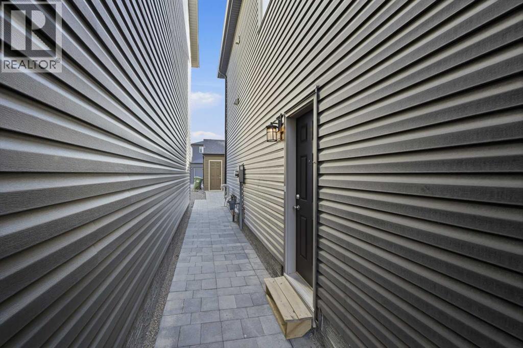 21 Legacy Glen Place SE, Calgary, Alberta  T2X 4G8 - Photo 5 - A2286311