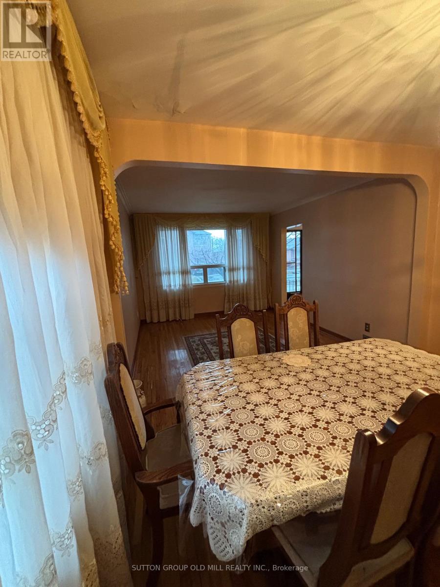 14 Ashmore Avenue, Toronto, Ontario  M8Z 4C4 - Photo 14 - W12908528