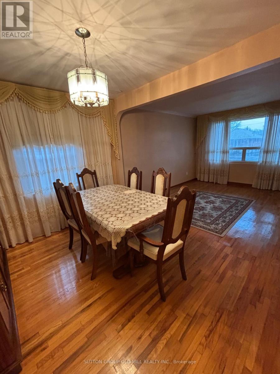 14 Ashmore Avenue, Toronto, Ontario  M8Z 4C4 - Photo 15 - W12908528