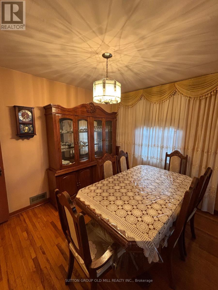 14 Ashmore Avenue, Toronto, Ontario  M8Z 4C4 - Photo 17 - W12908528