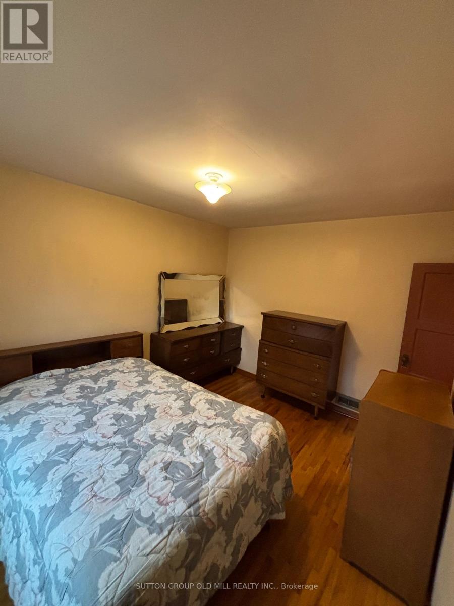 14 Ashmore Avenue, Toronto, Ontario  M8Z 4C4 - Photo 19 - W12908528