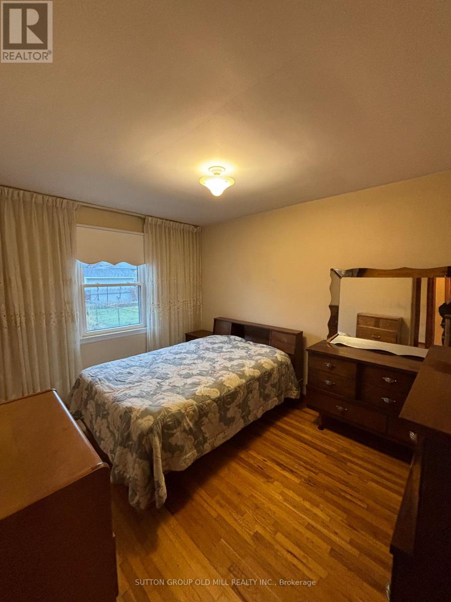 14 Ashmore Avenue, Toronto, Ontario  M8Z 4C4 - Photo 21 - W12908528