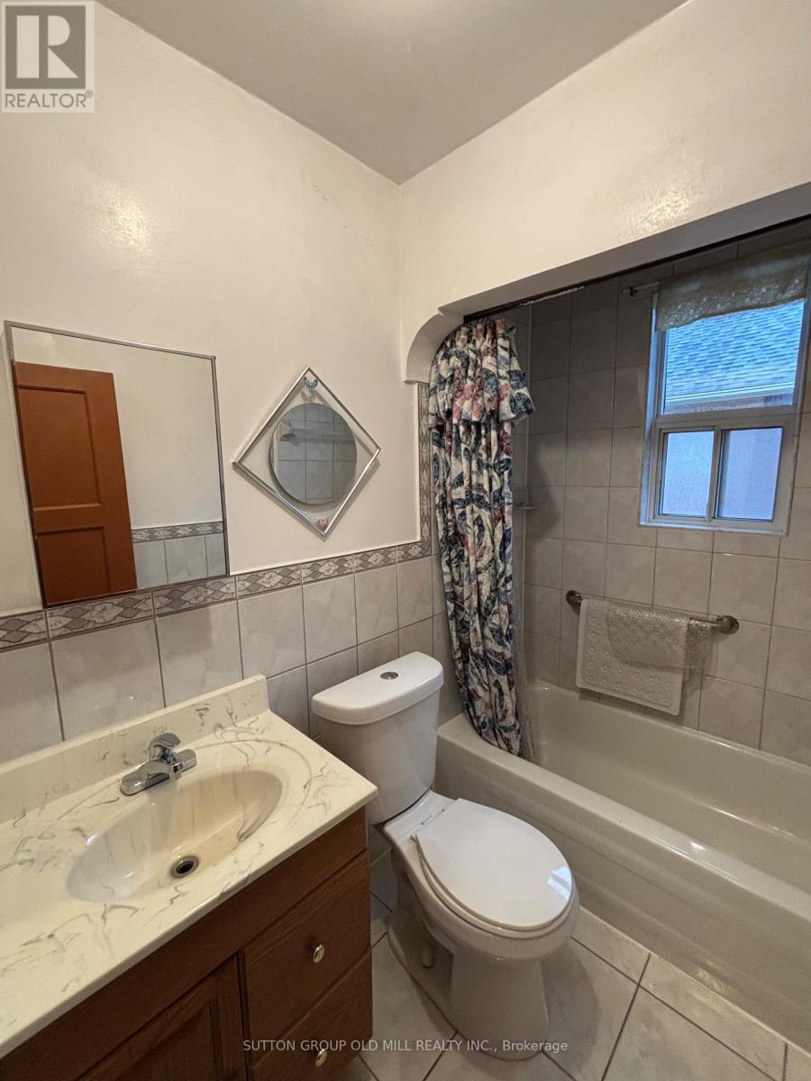 14 Ashmore Avenue, Toronto, Ontario  M8Z 4C4 - Photo 22 - W12908528