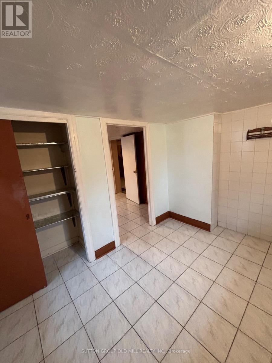 14 Ashmore Avenue, Toronto, Ontario  M8Z 4C4 - Photo 29 - W12908528