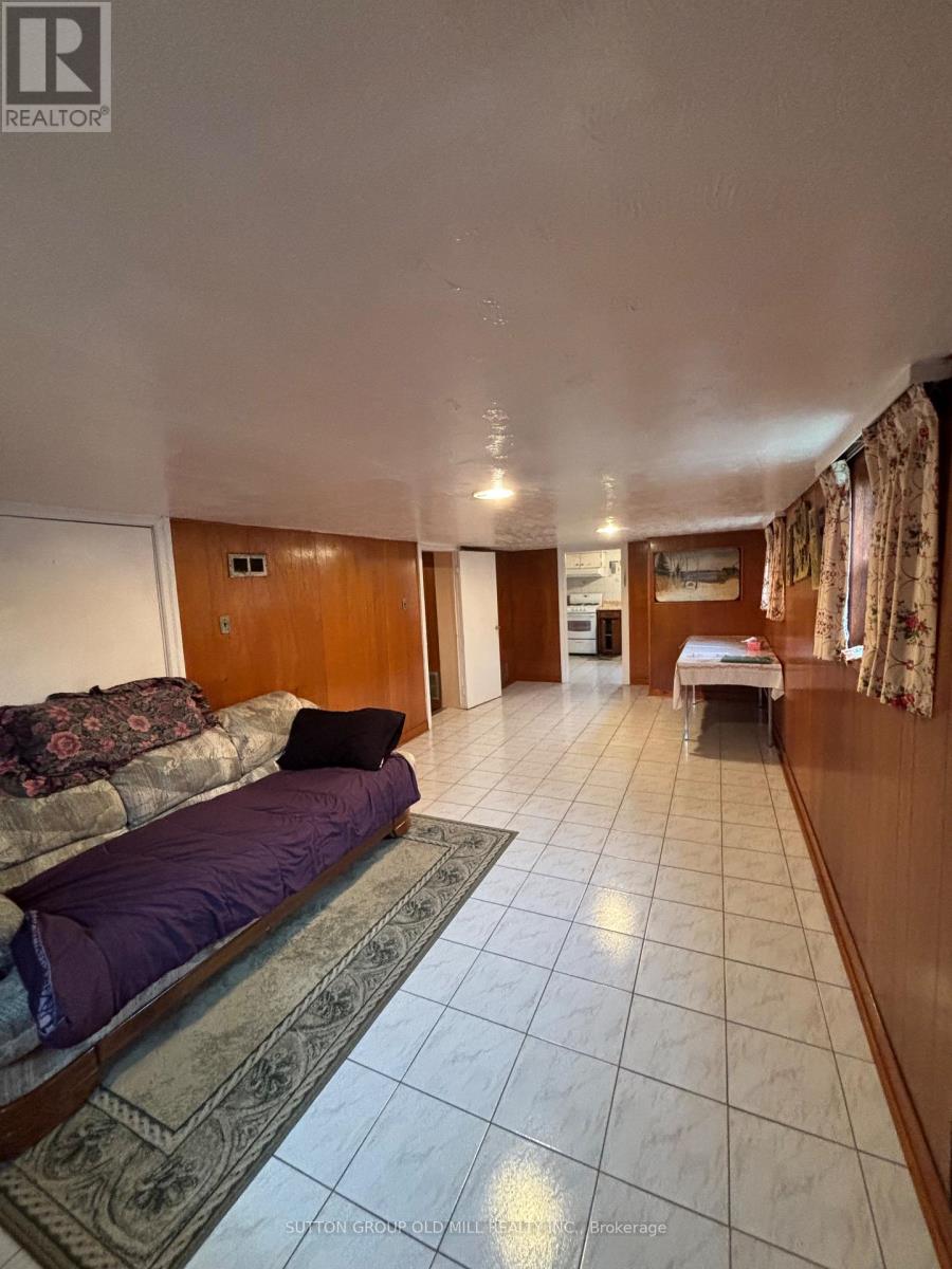 14 Ashmore Avenue, Toronto, Ontario  M8Z 4C4 - Photo 31 - W12908528