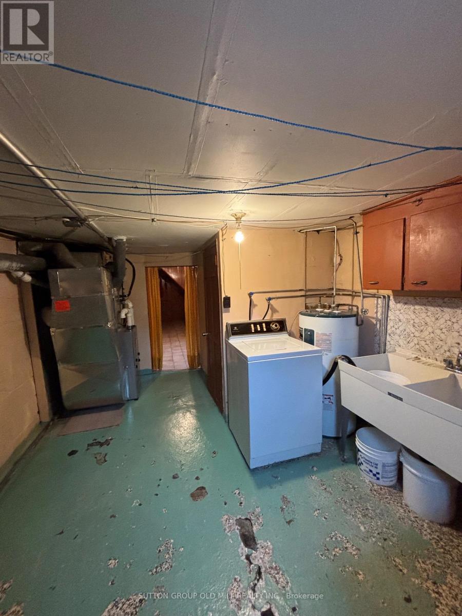 14 Ashmore Avenue, Toronto, Ontario  M8Z 4C4 - Photo 34 - W12908528