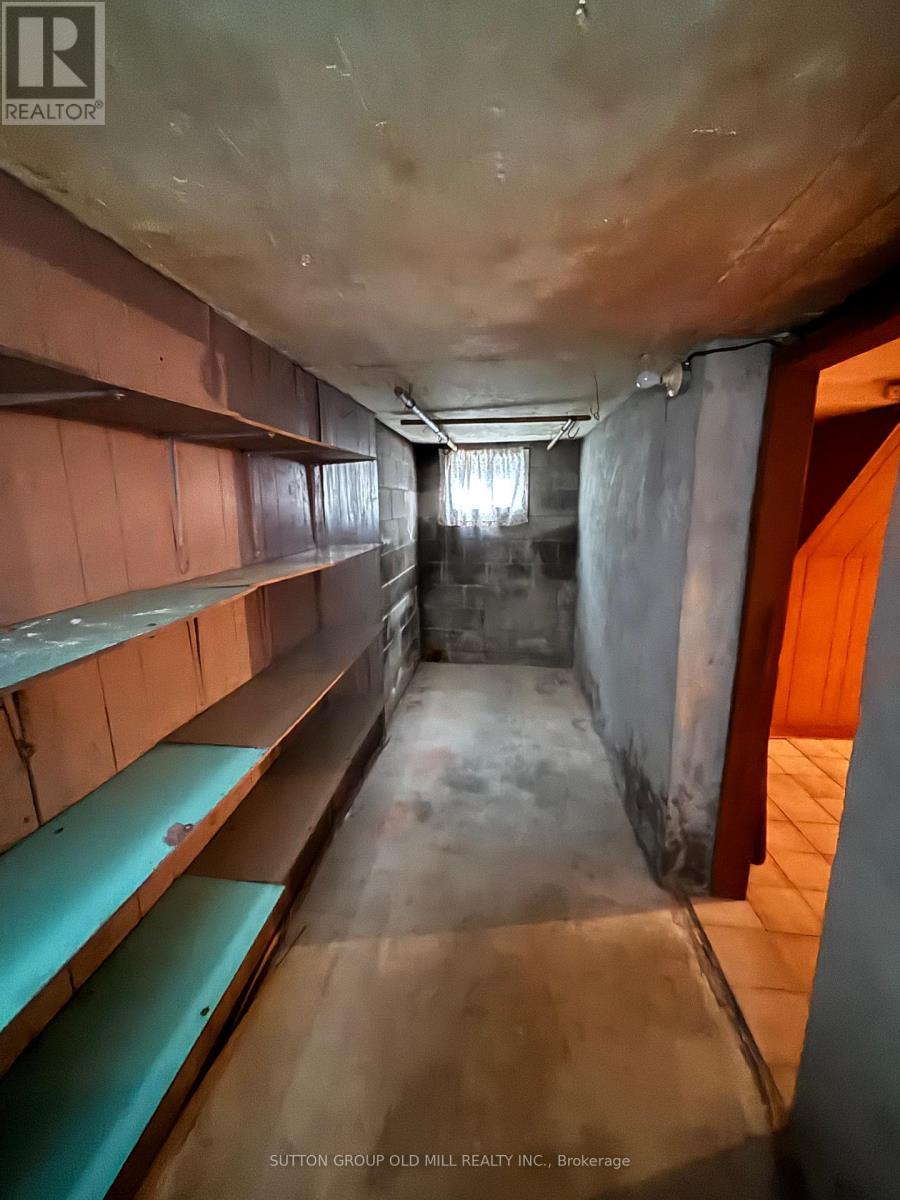 14 Ashmore Avenue, Toronto, Ontario  M8Z 4C4 - Photo 36 - W12908528