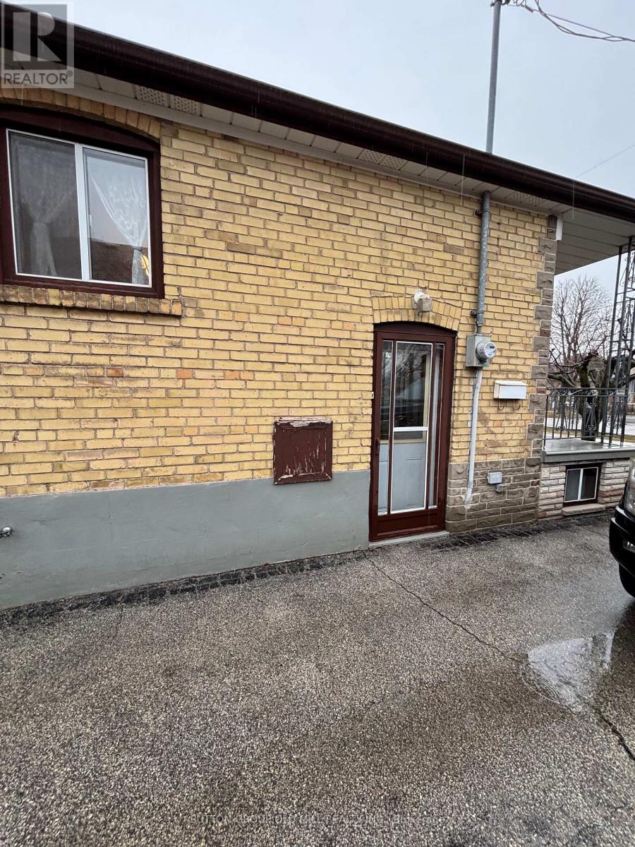 14 Ashmore Avenue, Toronto, Ontario  M8Z 4C4 - Photo 37 - W12908528