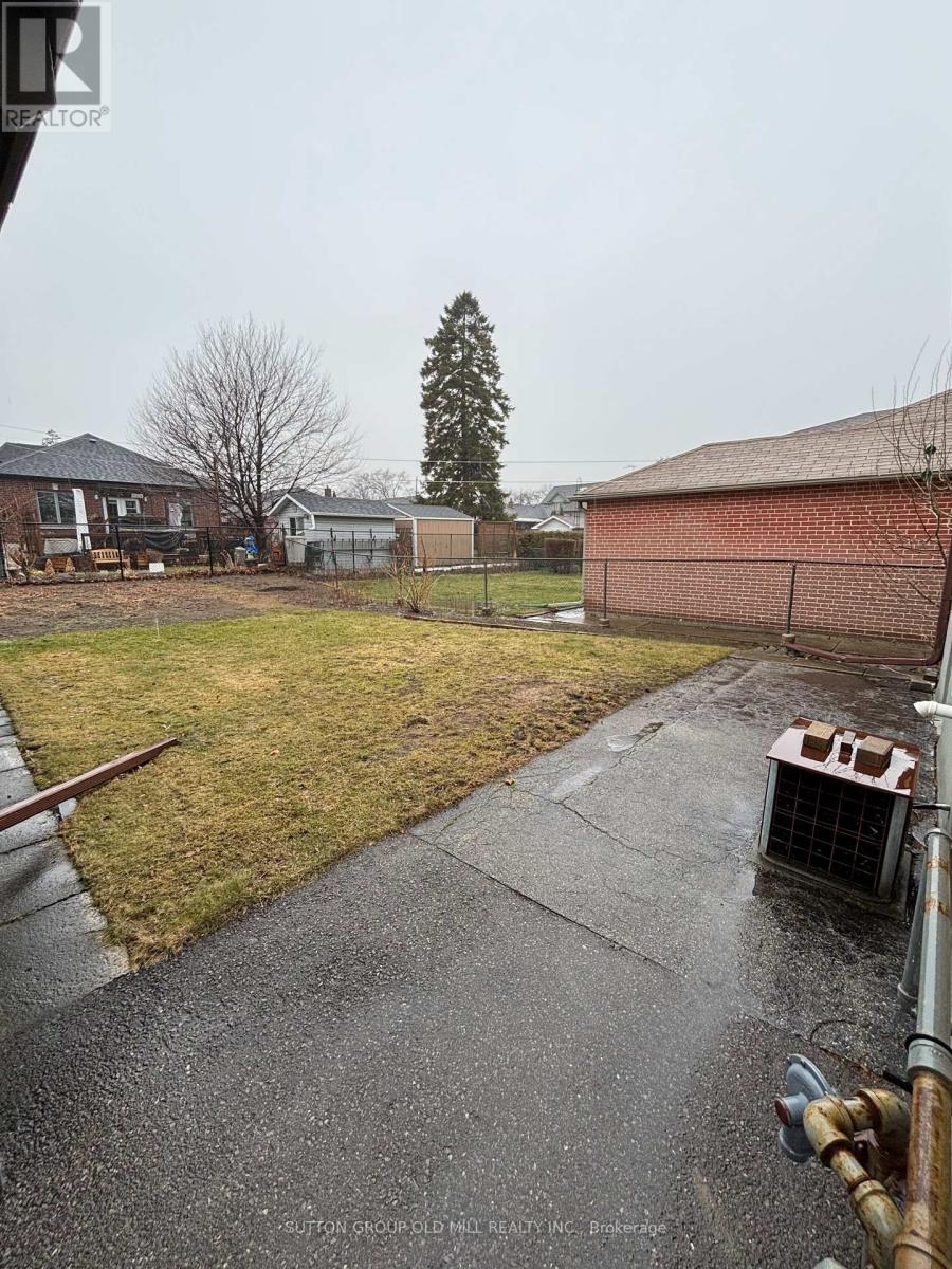 14 Ashmore Avenue, Toronto, Ontario  M8Z 4C4 - Photo 40 - W12908528