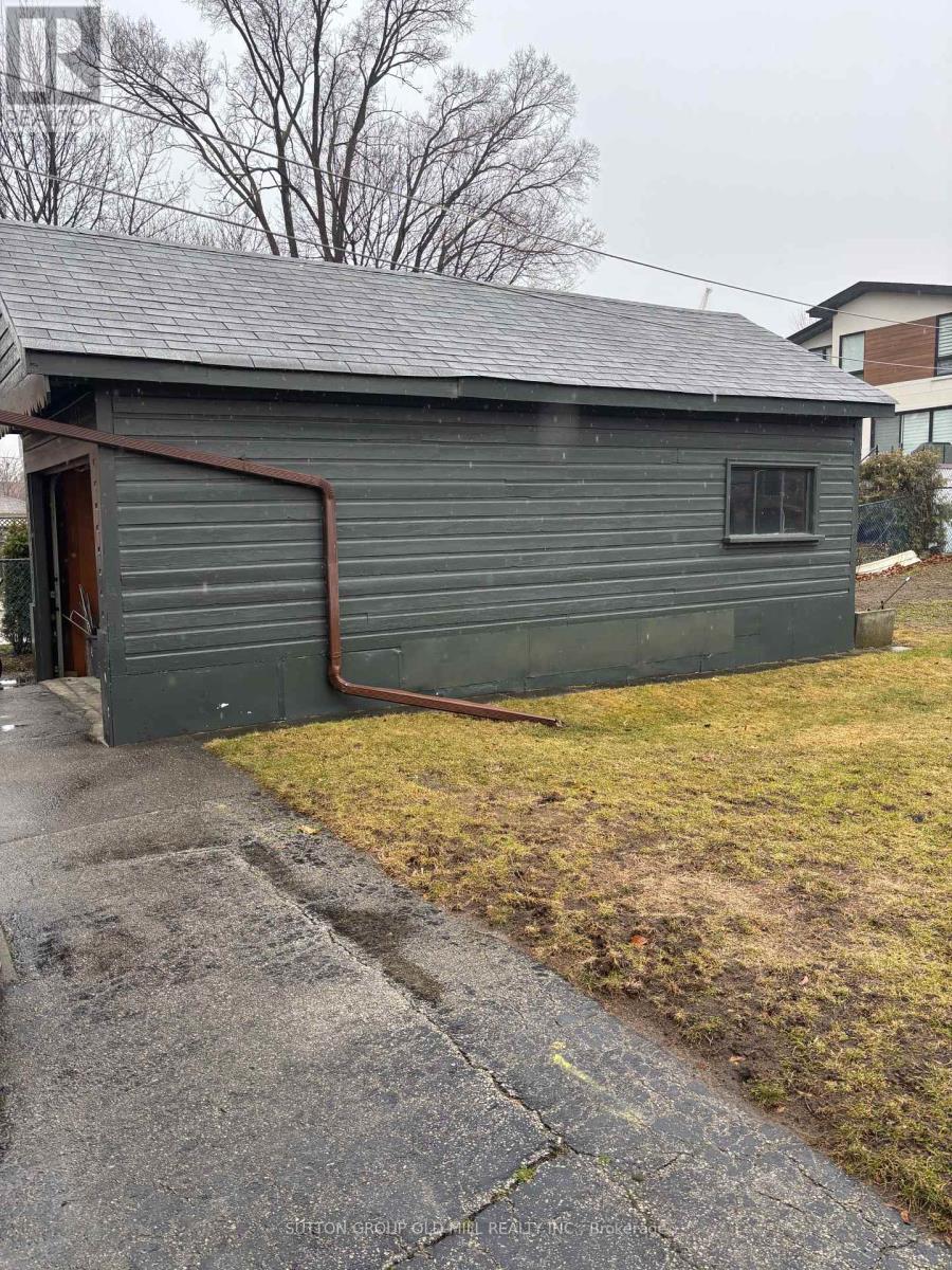 14 Ashmore Avenue, Toronto, Ontario  M8Z 4C4 - Photo 42 - W12908528