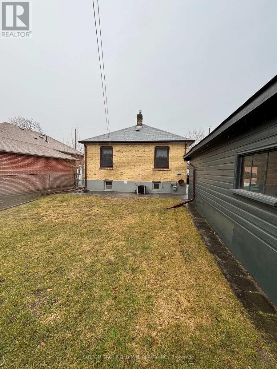 14 Ashmore Avenue, Toronto, Ontario  M8Z 4C4 - Photo 43 - W12908528