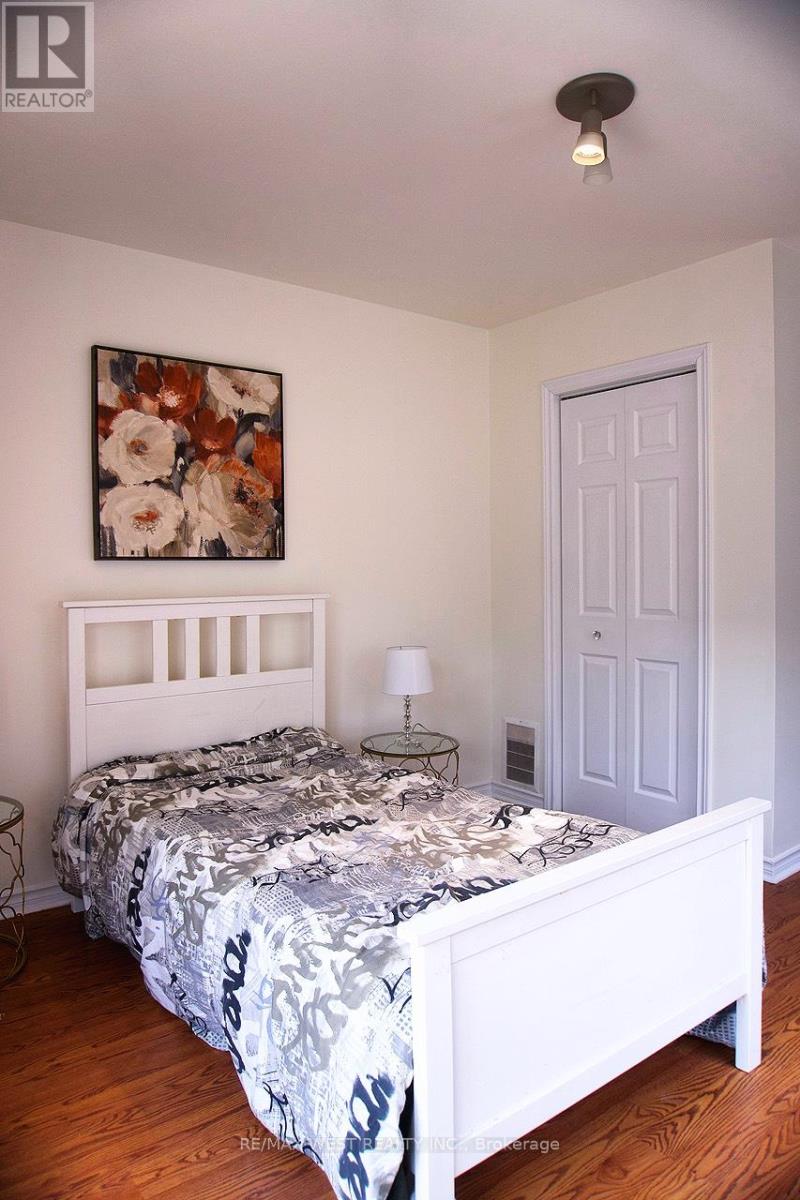 15 Fourteenth Street, Toronto (New Toronto), Ontario  M8V 3H8 - Photo 17 - W12908532