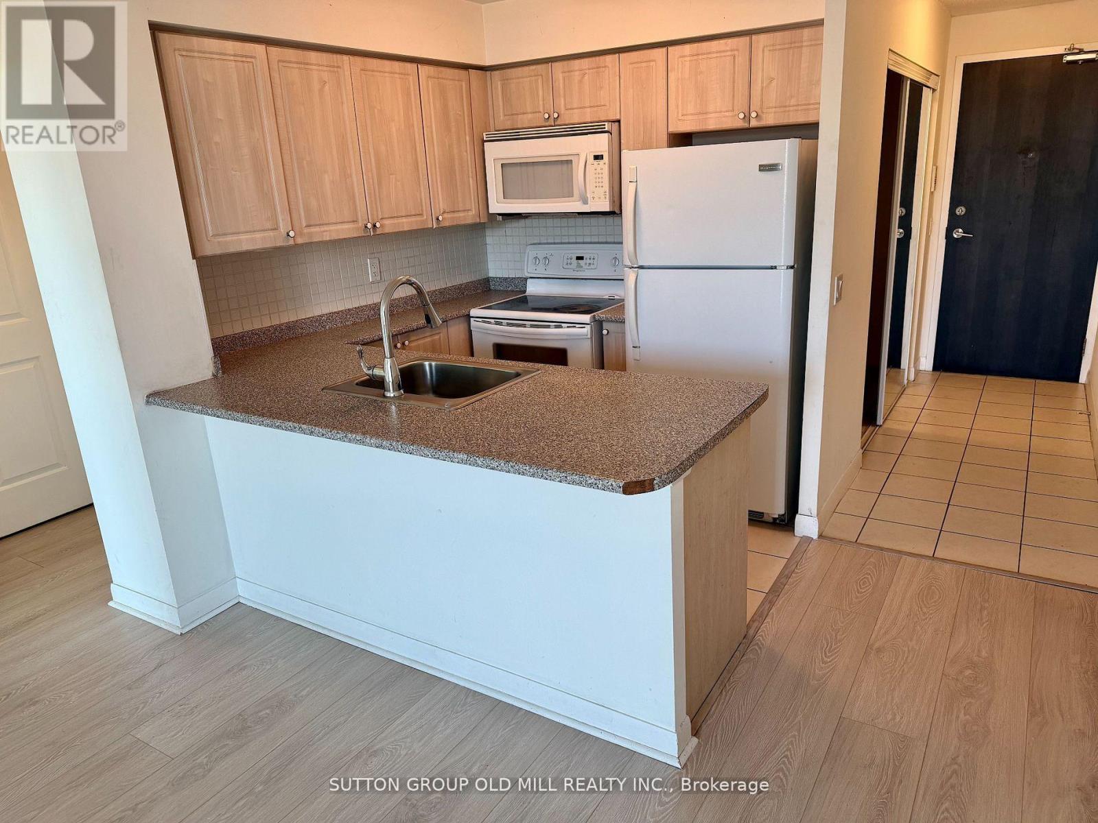 305 - 235 Sherway Gardens Road, Toronto, Ontario  M9C 0A2 - Photo 9 - W12908564