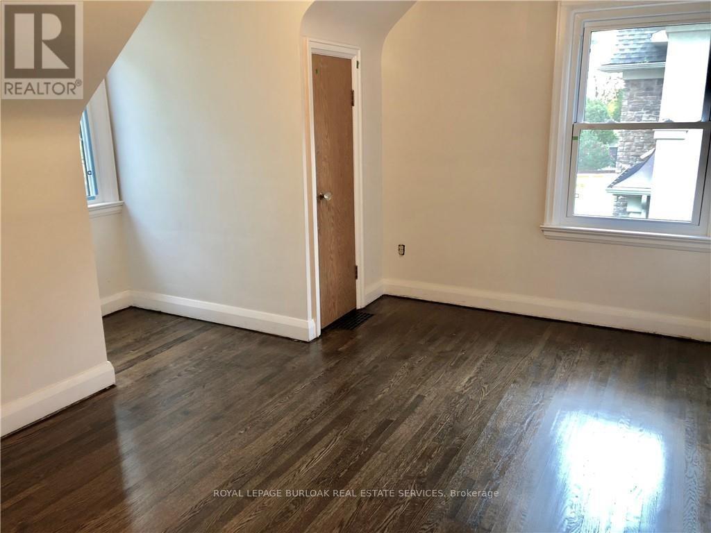 252 Pomona Avenue, Burlington, Ontario  L7N 1T1 - Photo 10 - W12908566